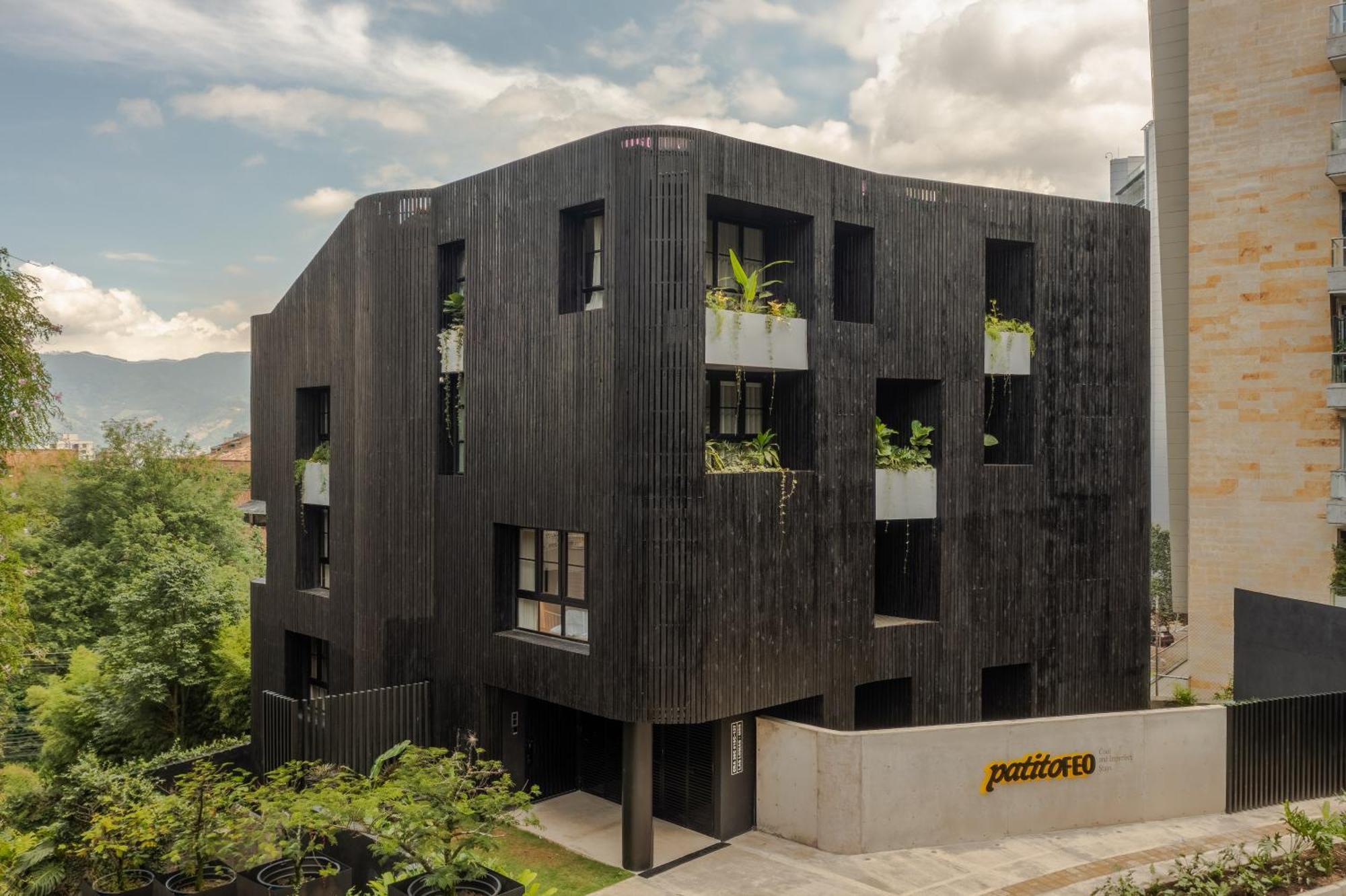 Apartment Patito Feo - Poblado Medellin Exterior photo